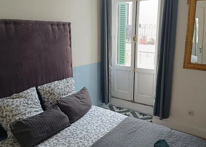 Lumineuse Avec Balcon - Cuisine Partagee & Salle De Bain Privative