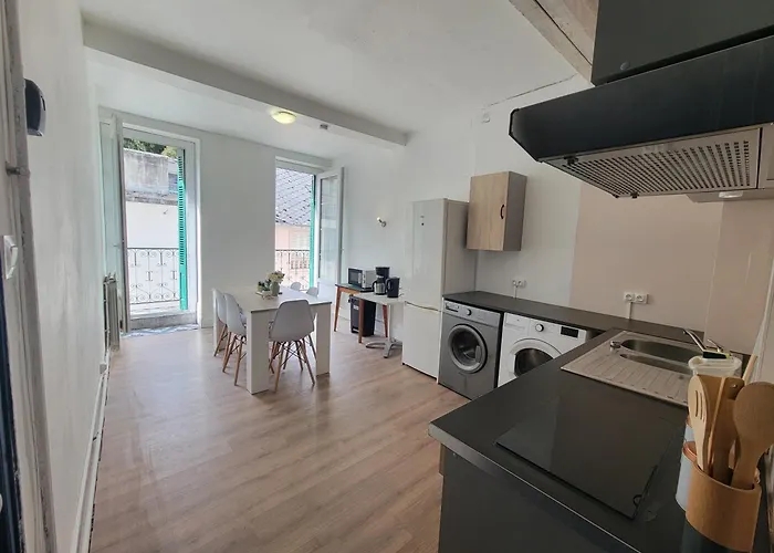 Lumineuse Avec Balcon - Cuisine Partagee & Salle De Bain Privative Apartman *