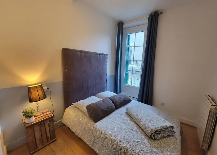 Lumineuse Avec Balcon - Cuisine Partagee & Salle De Bain Privative Лурд